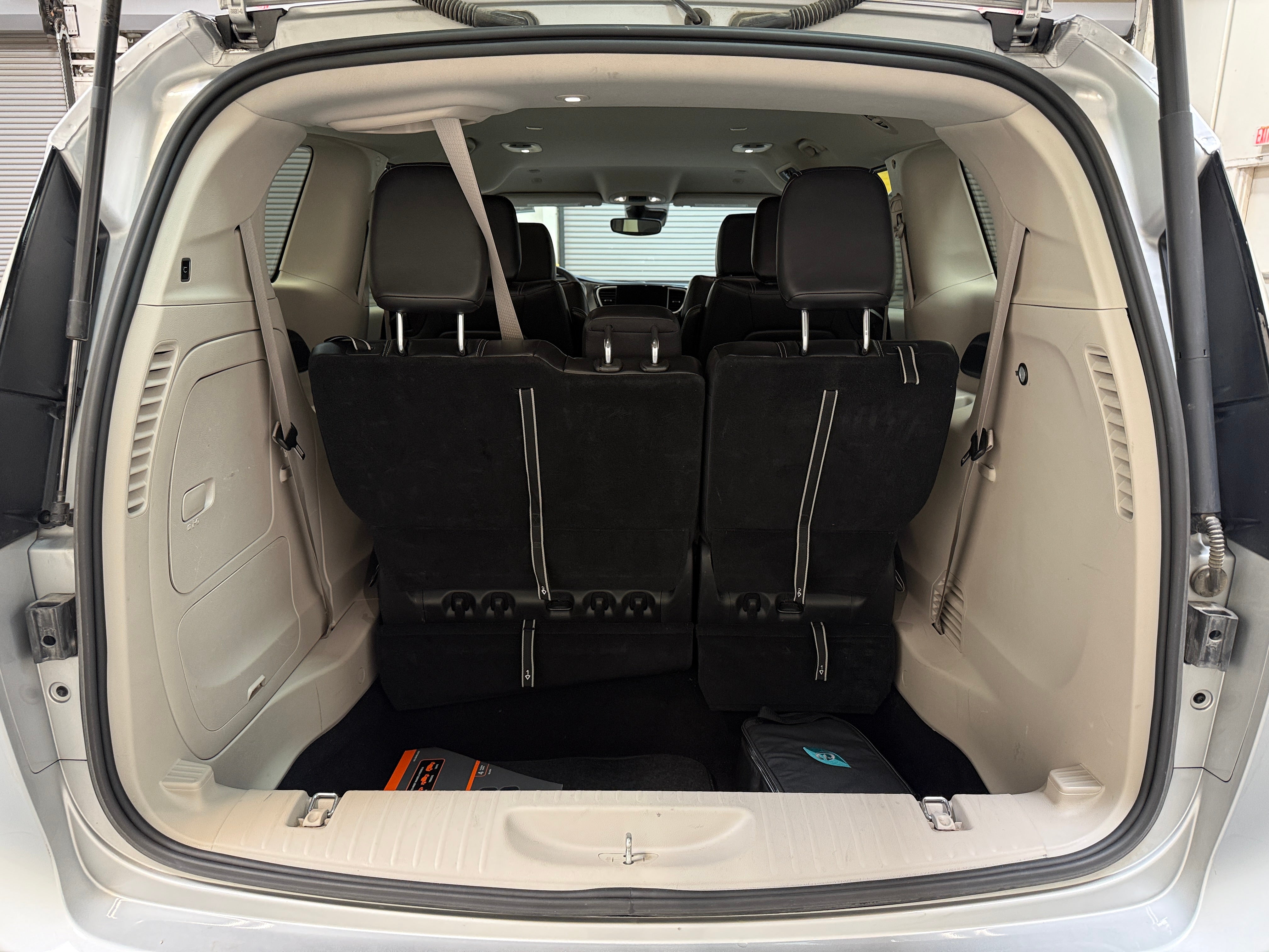 chrysler pacifica phev 2024 2C4RC1S70RR150241 image chrysler pacifica phev 2024 2C4RC1S70RR150241 image